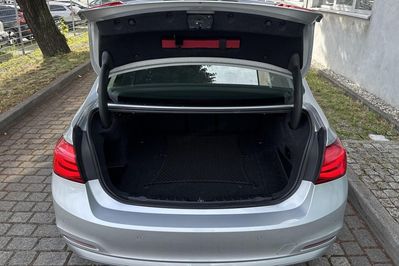 BMW Seria 3 330e iPerformance Advantage