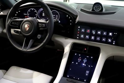 Porsche Taycan Black Edition