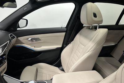 BMW Seria 3 330i xDrive M Sport