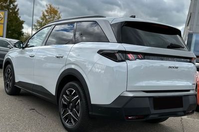 Peugeot 5008 Allure e-DCS6 1.2 mHEV