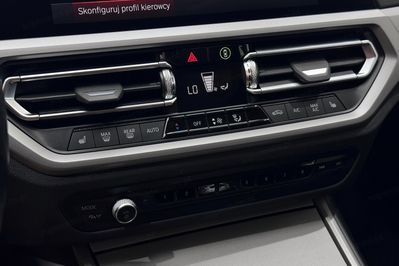 BMW Seria 3 318i Advantage aut