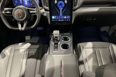 Hongqi HS3 1.5T FWD