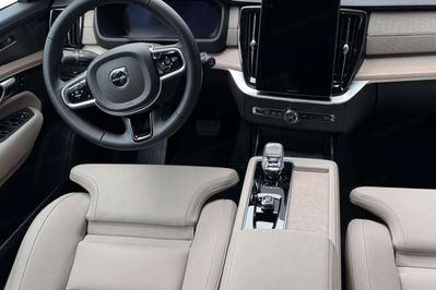 Volvo XC90 B5 AWD Plus Bright