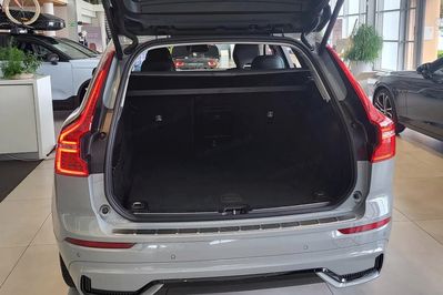 Volvo XC60 B5 B AWD Plus Dark