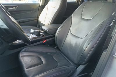 Ford EDGE 2.0 TDCi Twin-Turbo 4WD  Titanium