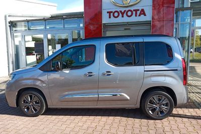 Toyota Proace City Verso Family MT6