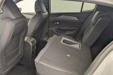Peugeot 408 GT 1.2 mHEV e-DCS6
