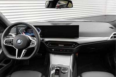 BMW Seria 3 330e M Sport