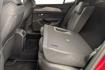 Peugeot 408 GT 1.2 mHEV e-DCS6
