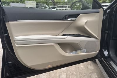 Toyota Camry Executive 2.5 Hybrid  CVT