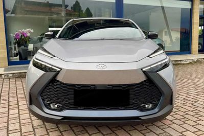 Toyota C-HR Style 2.0 Hybrid Dynamic Force Plug-in