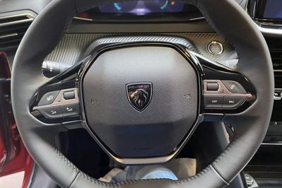 Peugeot 208 e-208 Allure