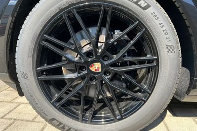 Porsche Cayenne Coupe Black Edition
