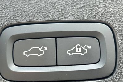 Volvo XC60 T6 Plug-In Hybrid AWD Plus Bright aut