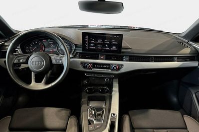 Audi A4 35 TFSI mHEV S tronic