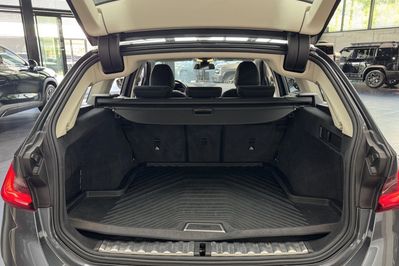 BMW Seria 3 318i aut