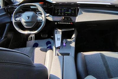 Peugeot 308 1.2 mHEV