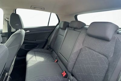 Volkswagen Golf eTSI Life DSG
