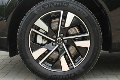 Volvo XC60 B5 AWD Plus Dark