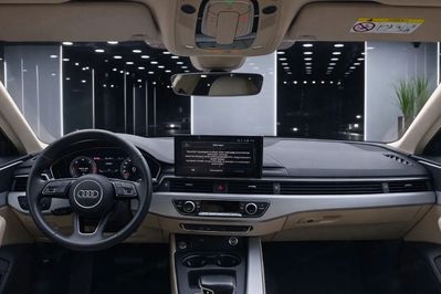 Audi A4 35 TDI mHEV S tronic