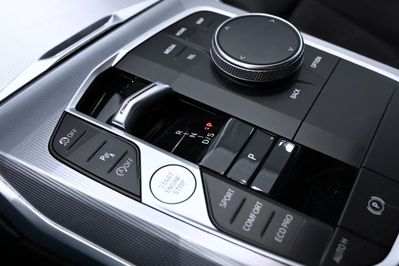 BMW Seria 3 330i xDrive M Sport aut