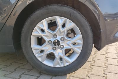 Kia Ceed M 1.5 T-GDI  DCT