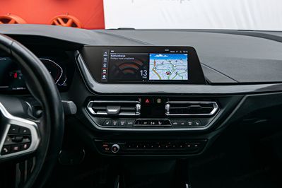 BMW Seria 2 216d M Sport aut