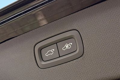 Volvo XC90 T8 AWD Plug-In Hybrid Ultra Black Edition 7os aut