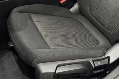 BMW Seria 3 318i Advantage aut