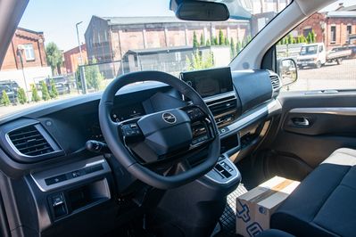 Opel Zafira Life Extra Long L2H1 Business AT8