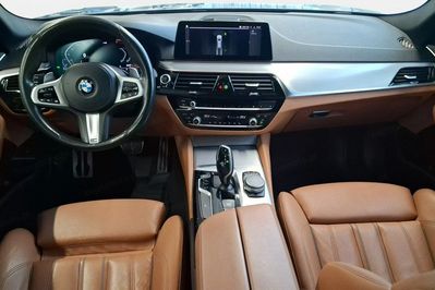 BMW Seria 5 Touring 540d xDrive M Sport