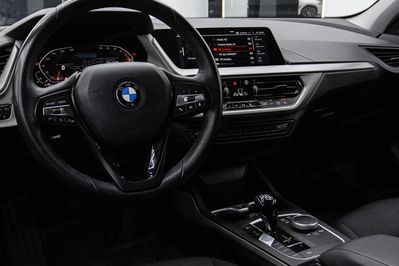 BMW Seria 1 118i Advantage aut