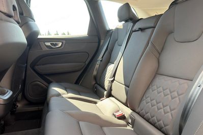 Volvo XC60 B5 B AWD Plus Dark