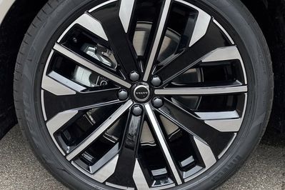Volvo XC60 T8 Plug-In Hybrid AWD Ultra Bright