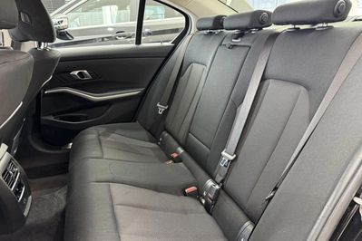 BMW Seria 3 318i Advantage