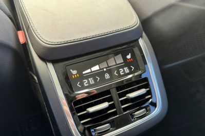 Volvo XC90 T8 AWD Plug-In Hybrid Ultra Dark 7os