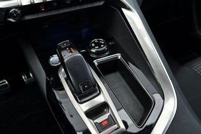 Peugeot 3008 1.6 PureTech GPF Allure S&S EAT8