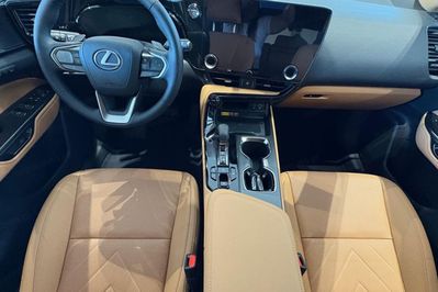 Lexus NX 350h Omotenashi 2.5 Hybrid AWD