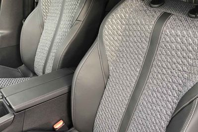 Peugeot 308 Allure S&S e-DCS6 1.2 mHEV