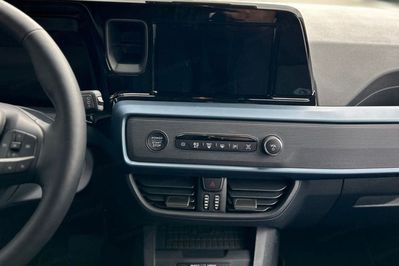 Ford Tourneo Courier Active A7
