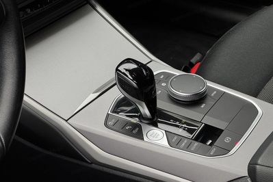 BMW Seria 3 318i aut