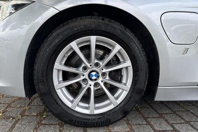 BMW Seria 3 330e iPerformance Advantage