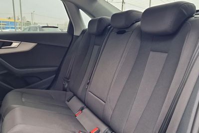 Audi A4 35 TFSI mHEV S Line