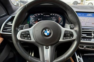 BMW X7 M50i