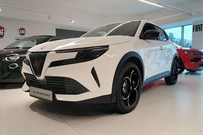 Alfa Romeo Junior Ibrida