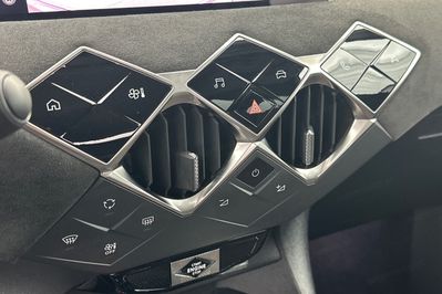 DS DS3 Crossback Performance Line 1.2 Hybrid DCT