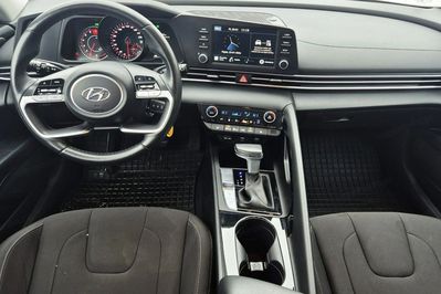 Hyundai Elantra 1.6 Smart DCT