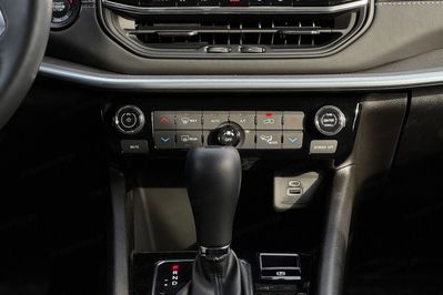 Jeep Compass 1.5 T4 Mhev Altitude Fwd S&S Dct