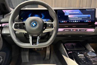 BMW Seria 5 550e xDrive M Sport