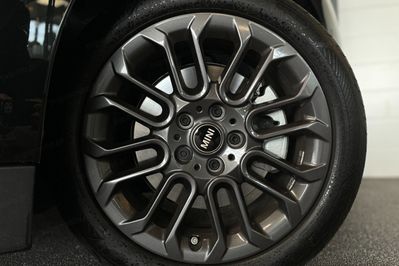 Mini Mini Cooper SE Linia Essential